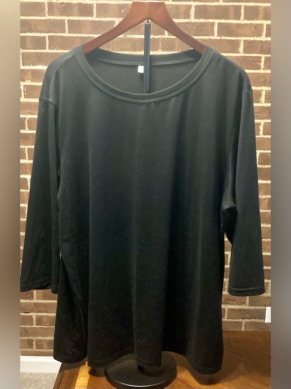 Classic Black Women's 3/4 Sleeve Top